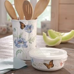 Lenox Butterfly Meadow Serve & Store Container -lenox Store Online 824646 w1 1f8d84a7 4508 4e45 80aa b24c808df6b1