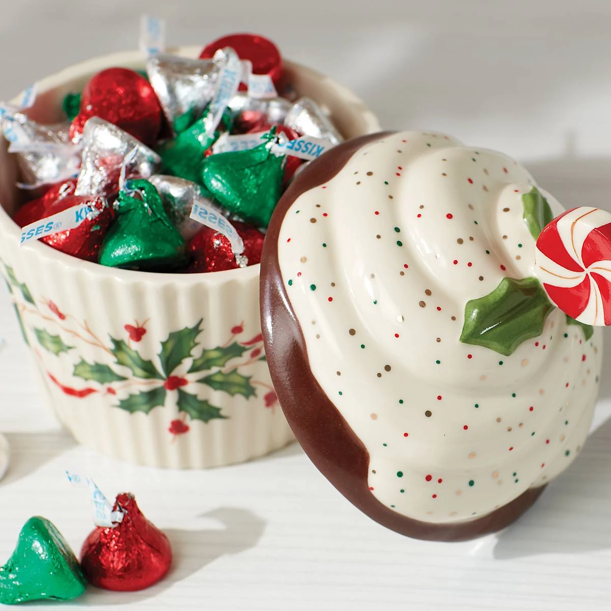Lenox Hosting the Holidays™ Cupcake Candy Dish 7 Lenox Hosting the Holidays™ Cupcake Candy Dish - Image 5
