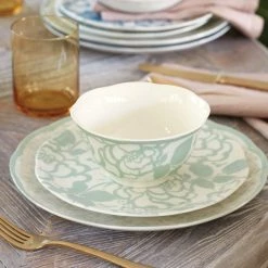 Lenox Butterfly Meadow Cottage 4-Piece Accent Plates -lenox Store Online 894087 894088 894090 894251 877880 LNP S22 FEA 1 0d3e9d4f f4fd 42fc 86c1 f09b02d29f5e