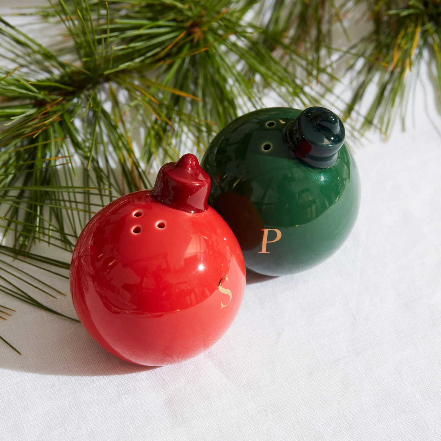 Kate Spade Merry & Bright Ornament Salt & Pepper Set 4 Kate Spade Merry & Bright Ornament Salt & Pepper Set - Image 2